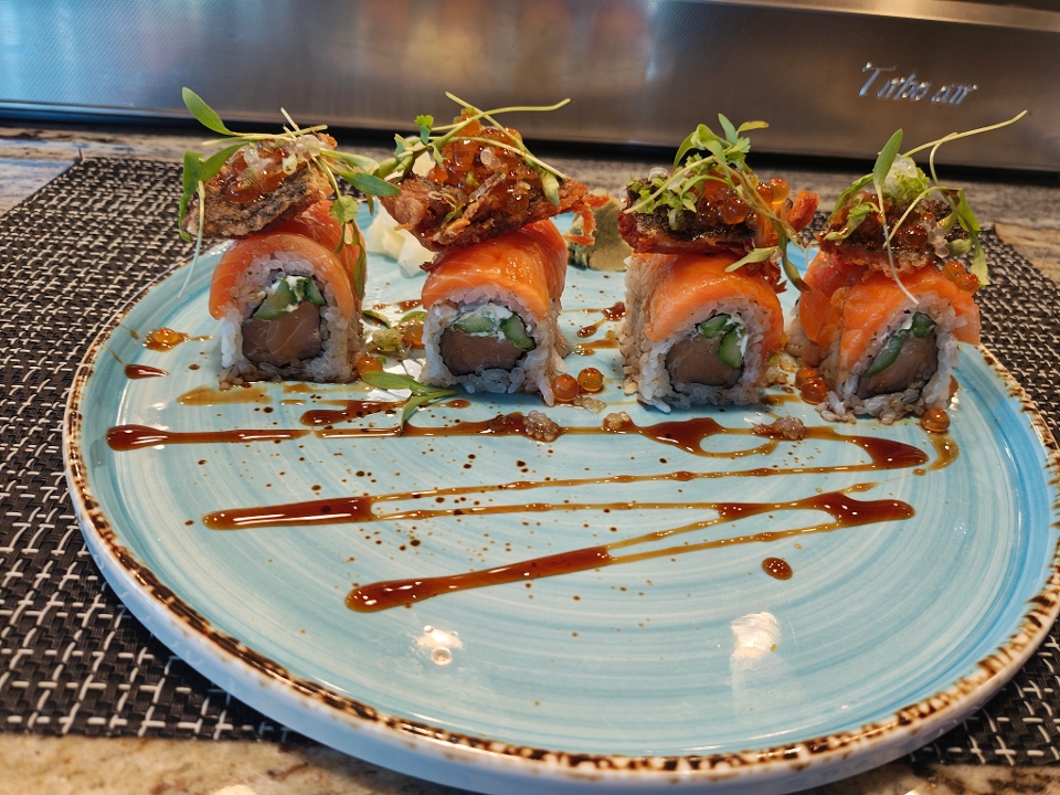 Slammin Salmon House Roll.